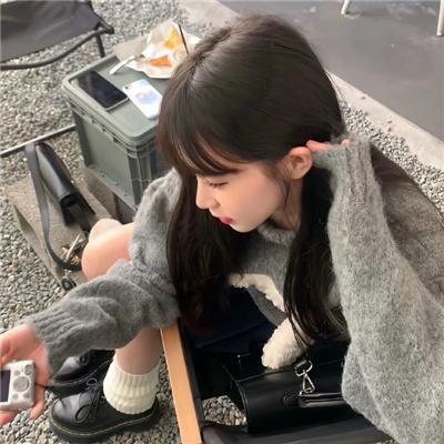 梅花巾海报